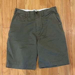 GAP Men's Flat Front Shorts in Olive Green